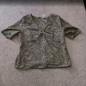 Green lace blouse with cute floral detail